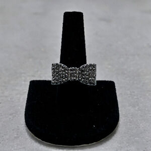 FREE W/ PURCHASE!!Silver Tone Bow Tie Ring Dark Gray Rhinestones